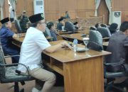 Kepala OPD Tidak Hadir di Paripurna. Anggota DPRD ‘Ngegas’ Sentil Wali Kota Cilegon. Tapi Microphone Mati, Ada Apa?