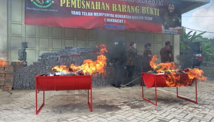 Barang Bukti dari 9 Perkara Dimusnahkan Kejari Cilegon, Dari Rokok Ilegal Hingga Teh Gelas