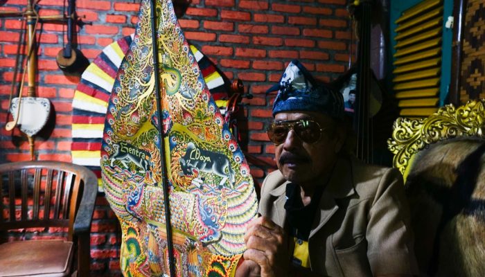 Foto: Abah Mustaya Pertahankan Budaya dan Seni Wayang