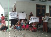 Bawa Anak Istri, Karyawan Kapal Ferry di Merak Demo, Kepala Cabang Ngumpet, Ini Tuntutannya
