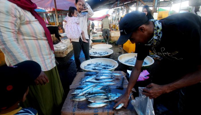 Foto: Harga Ikan Laut Naik Jelang Pergantian Tahun
