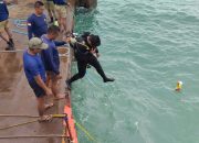 Proses Evakuasi Bangkai Truk di Pelabuhan Merak Kembali Dilanjutkan Dislambair, Truk Akan Diapungkan
