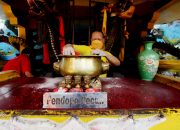 Foto: Ritual Ayak Abu Jelang Tahun Baru Imlek