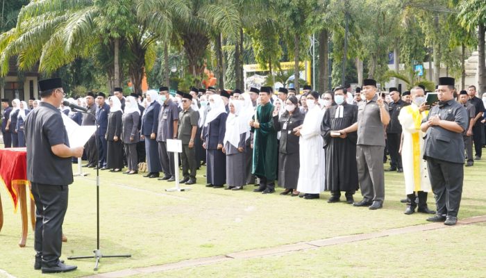 Lantik Ratusan Pegawai Pemkot, Begini Pesan Wali Kota Helldy