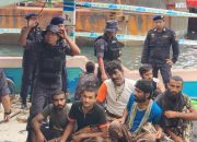 Foto: 8 Warga Iran Ditangkap di Tengah Laut Samudera Hindia