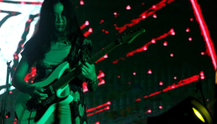 Foto: Ribuan Penonton Kecewa Akibat Hujan