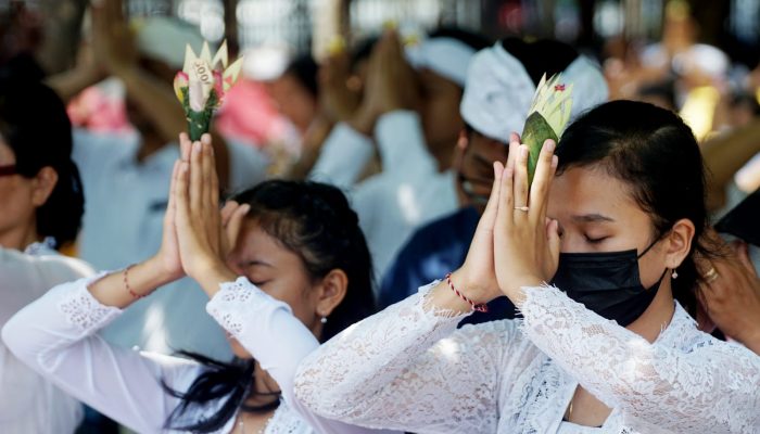 Foto: Upacara Melasti Sambut Perayaan Nyepi