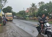 Hati-Hati Cuaca Ektrim, 6 Tiang Listrik Bertegangan Tinggi Roboh ke Jalur Wisata