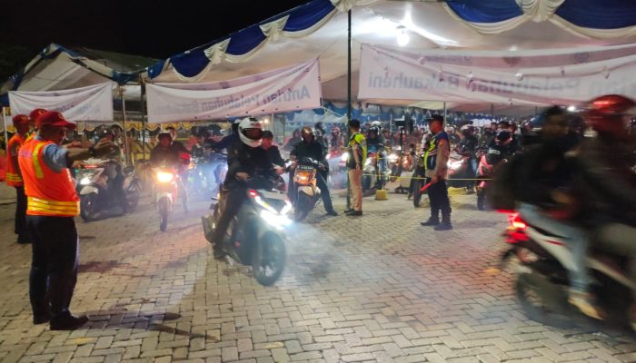 Pemudik Motor Banyak Pilih Perjalanan Malam ke Pelabuhan Ciwandan