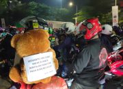 Ayang Dibawa Mobil Avanza Rentalan, Pemudik Motor Dipeluk Boneka Sepanjang Jalan