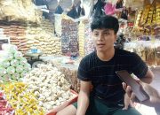 Meski Ramai Pengunjung, Seorang Pedagang Dodol di Kawasan Wisata Religi Banten Lama Mengaku Ada Penurunan Pembeli