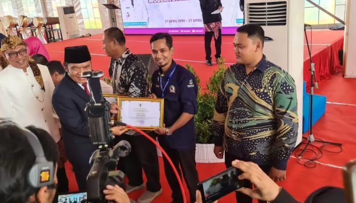 Wali Kota Cilegon Berikan Penghargaan pada Tenaga Kesejahteraan Sosial Kecamatan