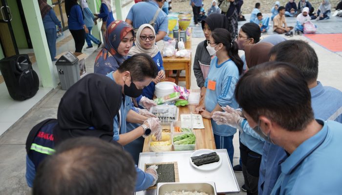 Berbagi Kebahagiaan, Karyawan PTKP Ajak Anak Berkebutuhan Khusus Asah Keterampilan dan Berkreasi