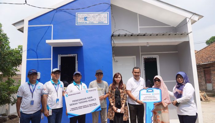 Momen Kemerdekaan, Krakatau Bandar Samudera dan Krakatau Steel Group Bedah Dua Rumah Tidak Layak Huni di Kota Cilegon