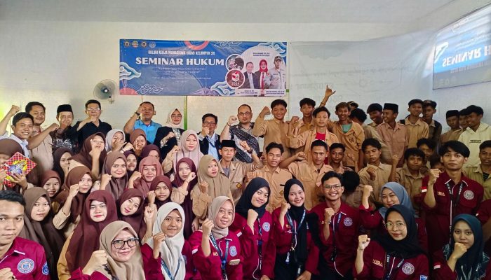 Mahasiswa Uniba Fasilitasi Pelajar Tentang Pemahaman Pemilu 2024 Mendatang