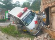 SAAT MENGANTUK JANGAN BERKENDARA! Begini Kronologi Ambulan Desa di Serang yang Menghantam Rumah Warga