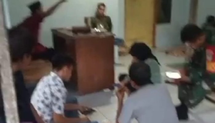 MEMALUKAN! Sejoli Kepergok Warga Mesum di Kebon Keramat, Keduanya Nyaris Telanjang Bulat