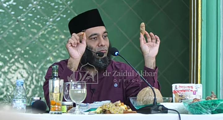 Potret Ceramah Ustad Zaidul Akbar soal manfaat rempah dan rimpang. Tangkapan layar kanal YouTube dr. Zaidul Akbar Official