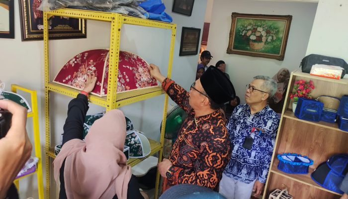 UMKM Pembuatan Tudung Saji di Kota Cilegon Kembali Bangkit usai Dihajar Pandemi Berkat Inkubasi Dinkop dan UMKM, Omsetnya Gila
