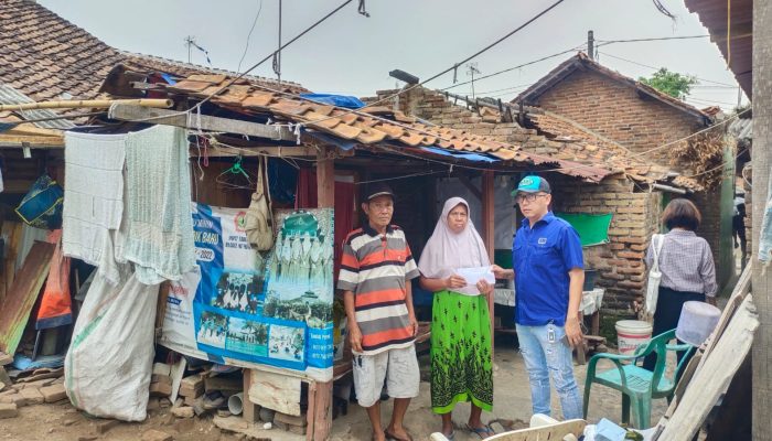 Belum dapat bantuan dari Pemerintah Kota Cilegon, Caleg Dapil 1 Jompur Datangi Pemilik RTLH dan Berikan Bantuan