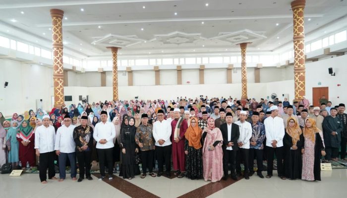 Hadir Ditengah-tengah Calon Jemaah Haji Helldy Agustian : Persiapkan Fisik Sebelum Berangkat