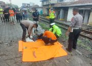 Dibawah Guyuran Hujan, Gadis Asal Jombang Cilegon Diduga Nekat Bunuh Diri di Perlintasan Kereta Api