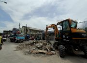 Foto: Dinas PUPR Bongkar Pasar Anyar