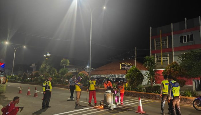 Jalan Protokol Kota Cilegon Dipasang Garis Kejut, Ternyata Ini Alasannya