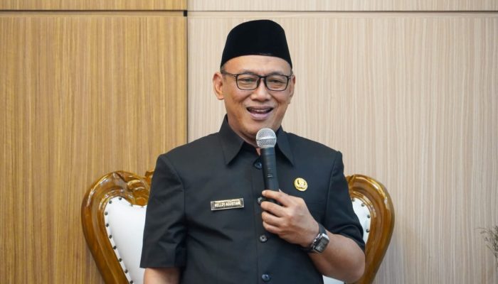 Helldy Sumbangkan Seluruh Gajinya ke Masjid dan Mushola di Kota Cilegon, Segini Gajinya