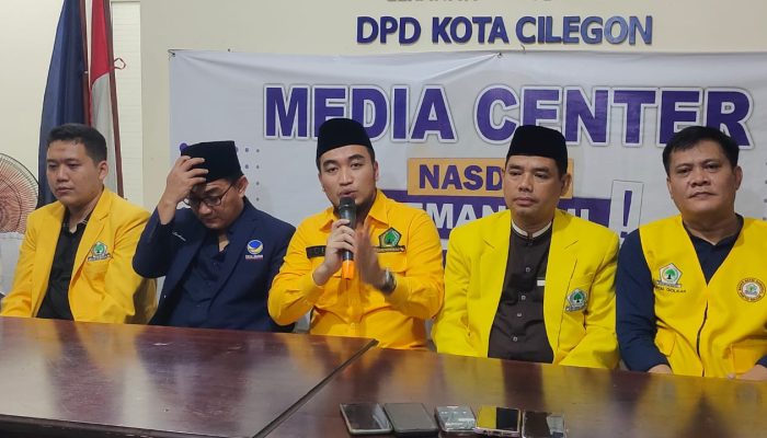 Kembalikan Formulir Penjaringan ke NasDem Tengah Malam, Robinsar : Biar Lebih Mesra