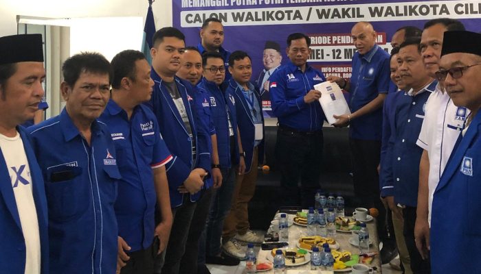 Serahkan Formulir Penjaringan ke Demokrat Cilegon, Alawi Kenang Sejarah dengan Awab