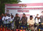 Ditengah HUT Bhayangkara Ke 78, Polda Banten Musnahkan Puluhan Ribu Miras