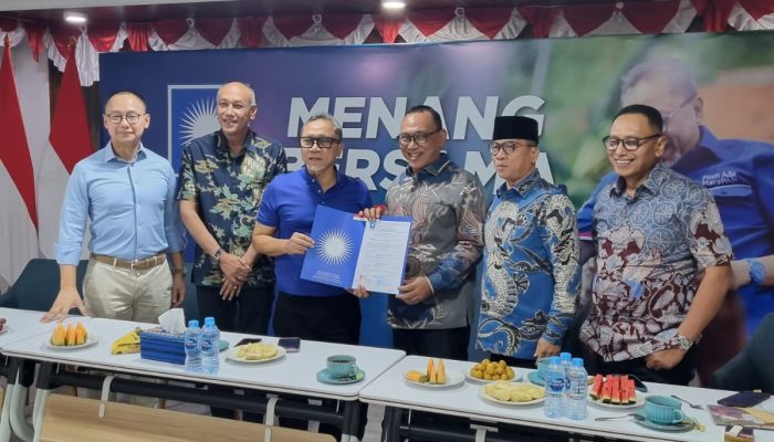 Helldy dan Alawi Sah Dapat SK Dari PAN, Zulhas : Saya Siap Turun ke Cilegon