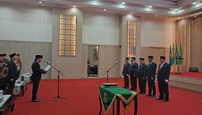 PJ Gubernur Lantik Komisi Informasi Periode 2024-2029, Tuai Sorotan