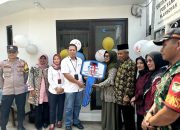 PT Krakatau Sarana Infrastruktur Serahkan Bantuan Renovasi Posyandu di Kelurahan Ramanuju