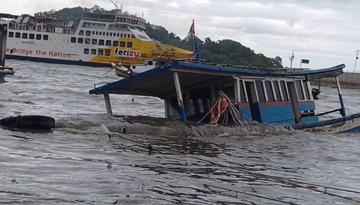 Cuaca Ekstrem, Perahu Nelayan di Merak Nyaris Tenggelam