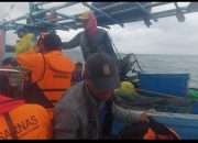 Alhamdullilah, 6 Nelayan Selamat Dievakuasi Basarnas Usai Kapalnya Mati Mesin