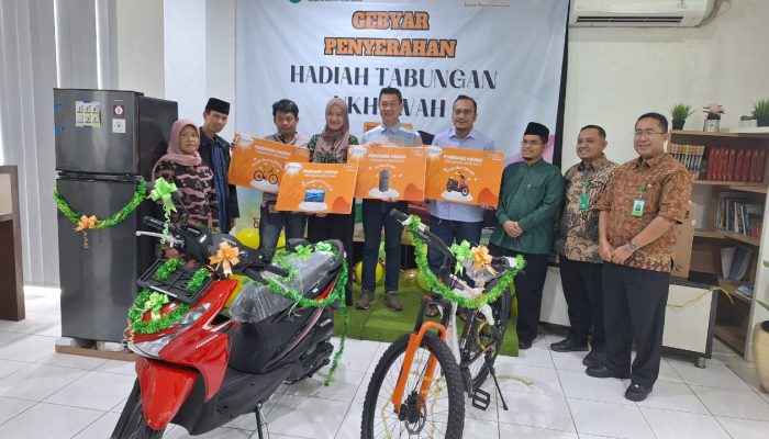 Jelang Lebaran, BPRS Cilegon Mandiri Bagikan Hadiah Motor Hingga TV Ke Nasabah