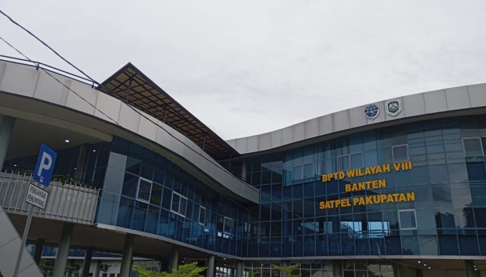 Ribuan Pemudik Berangkat dari Terminal Pakupatan