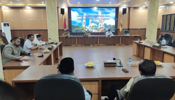 Hari Pertama Masuk Kerja, Pimpinan, Anggota, dan Sekretariat DPRD Kota Cilegon Gelar Halal Bihalal