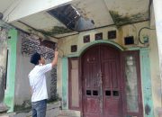 Perangkat Desa Cirangkong mulai Survei Rumah yang Nyaris Ambruk di Petir, Prioritaskan Bantuan