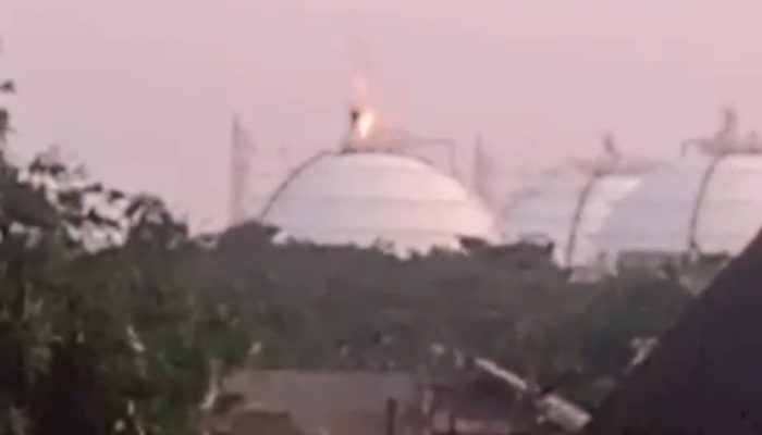 Terminal PT Pertamina Tanjung Sekong Keluarkan Api, Warga Panik