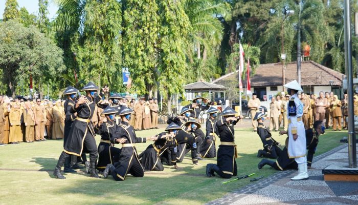 Sabet Juara Dua Tingkat Provinsi Banten, Pasukan SMKN 2 Cilegon Tampil di Apel Pagi Wali Kota
