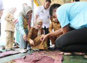 Tingkatkan Produktivitas Warga Binaan, Bupati Serang Ratu Zakiyah Berikan Pelatihan Ecoprint