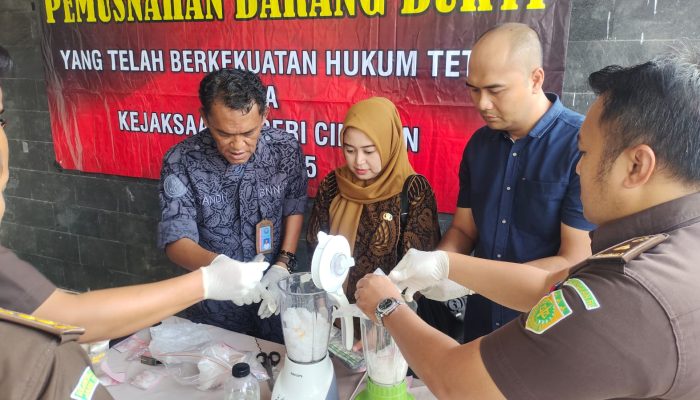 Kejari Cilegon Musnahkan Barang Bukti Dari Narkoba hingga Baju Anak