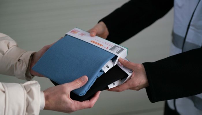 UNIQLO Lanjutkan Inisiatif “The Heart of LifeWear”, Donasikan Dua Juta Pakaian HEATTECH dan AIRism untuk Dunia