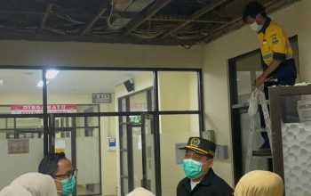 Atap Plafon Ruangan Operasi RSUD Cilegon Ambruk, Ketua Dewan Rizki Langsung Tancap Gas ke Lokasi