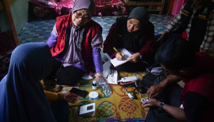 Foto: Relawan Gabungan Kota Tangerang Sangat di Tunggu Warga Terdampak Bencana