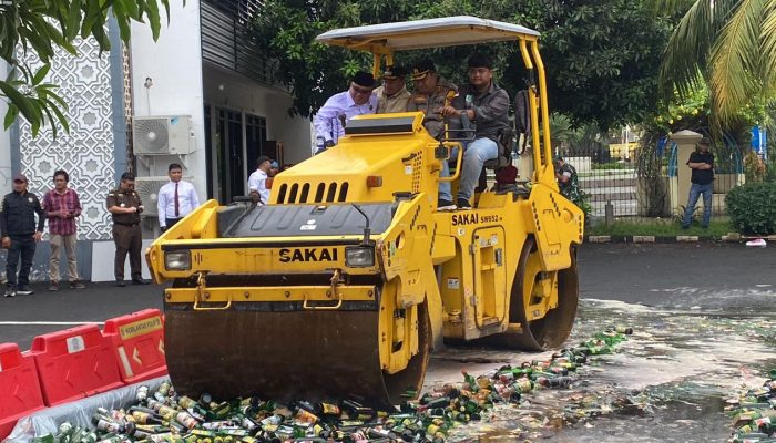 Dipenghujung Tahun 2025, Ribuan Miras dan Narkoba Dimusnahkan Polres Cilegon