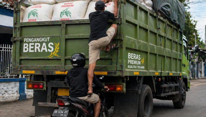 Siang Bolong, Aksi Bajing Loncat Beras di Cilegon Gagal Total, Sopir Amankan Motor Pelaku